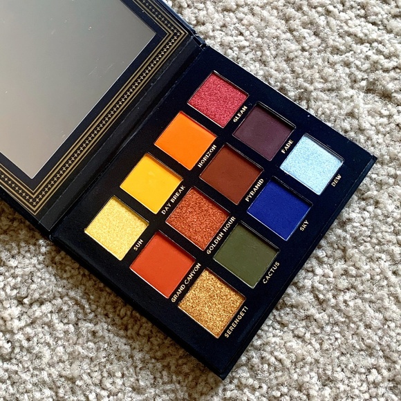 Ace Beaute Vintage Dawn Eyeshadow Palette NEW - Picture 2 of 3